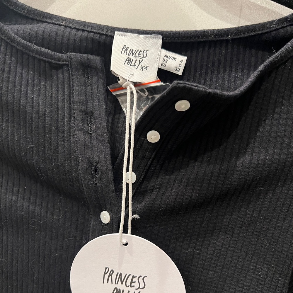 Princess Polly Cropped Button Tee - Picture 3 of 3